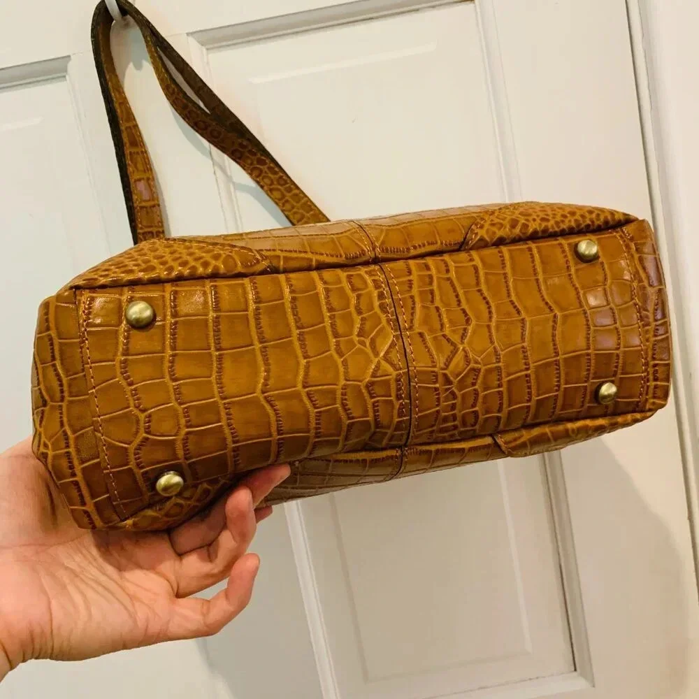 Patricia Nash Womens Leather Aveley Crossbody - Picture 7 of 16